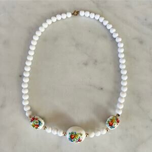 Vintage Floral White Acrylic Beaded Cottagecore Necklace